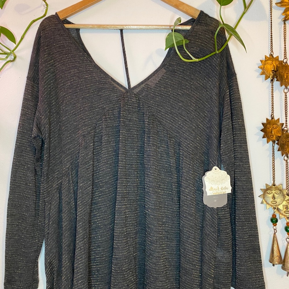 🧡 SOLD - NWT Altar’d State Black Tunic